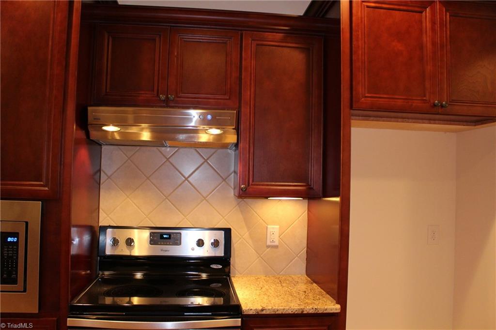 2244 Renaissance Lane High Point, NC 27262 - Photo 10 of 30 Gallery Image 10