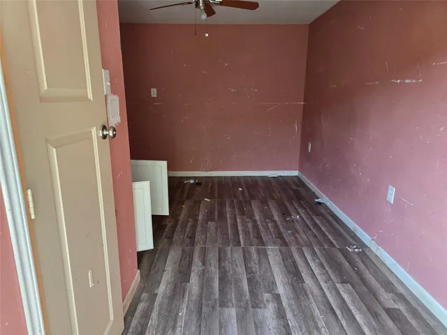 a view of a pathway of the house