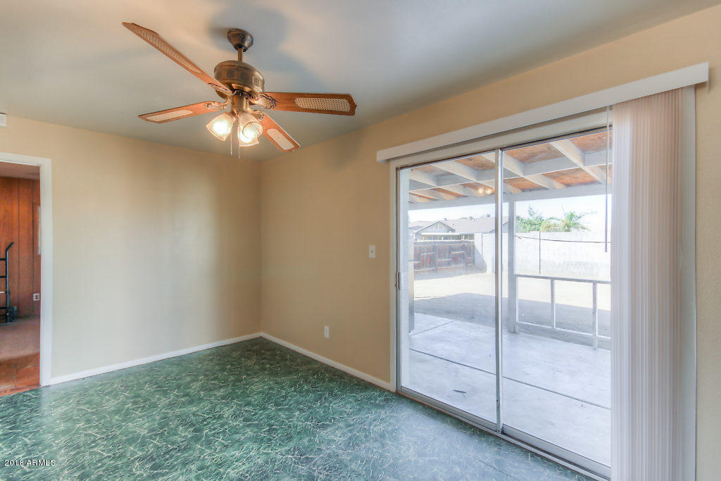 6426 West Cheery Lynn Road Phoenix, AZ 85033 - Photo 7 of 14 Family room (4)-SMALL