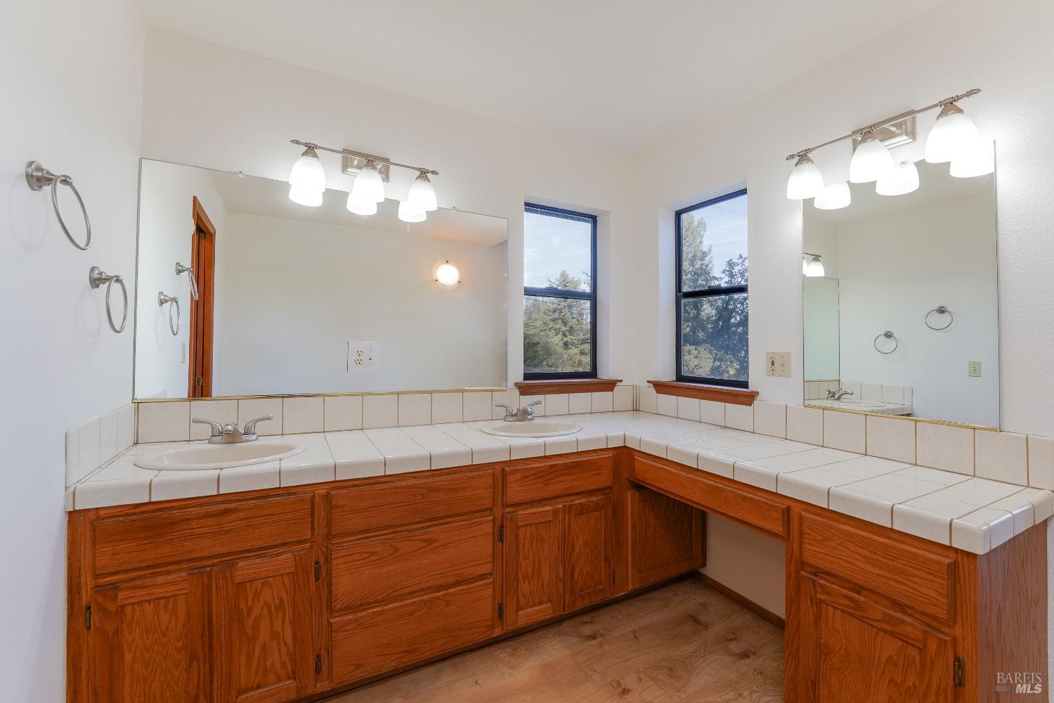 301 Toyon Road Ukiah, CA 95482 - Photo 20 of 46 Primary bathroom with double sinks and generous storage