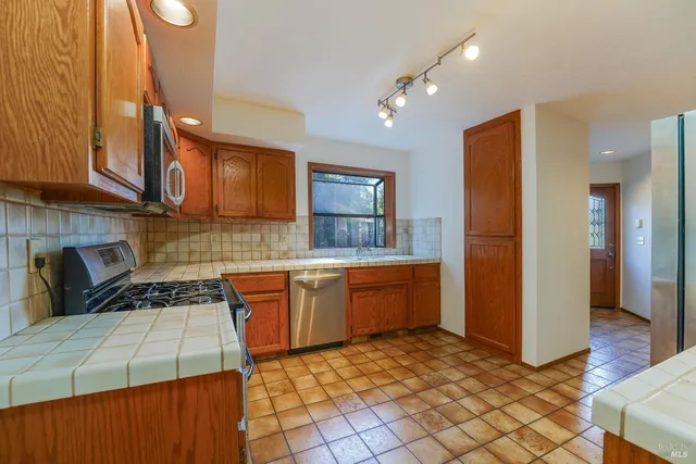 $517,000 | 301 Toyon Road, Ukiah, CA 95482