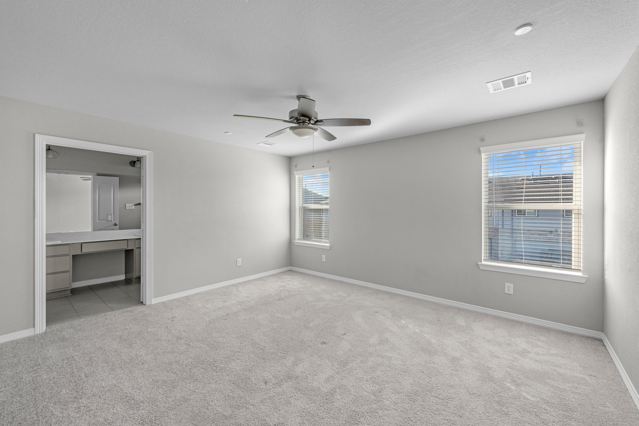 8041 Scanlan Trail Missouri City, TX 77459 - Photo 15 of 22 a view of an empty room with a window