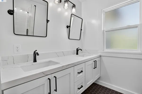 $1,275,000 | 914 61st Street, Oakland, CA 94608