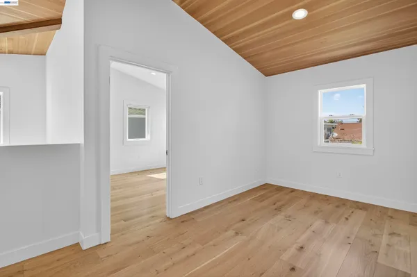 $1,275,000 | 914 61st Street, Oakland, CA 94608