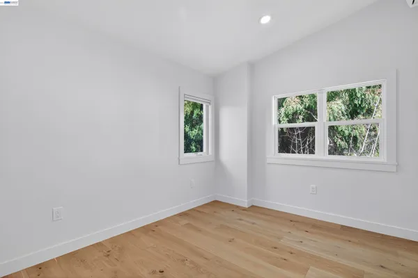 $1,275,000 | 914 61st Street, Oakland, CA 94608