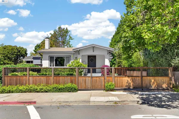 $1,275,000 | 914 61st Street, Oakland, CA 94608