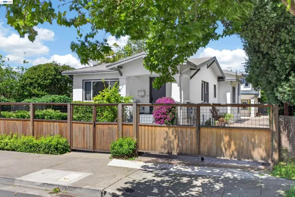 $1,275,000 | 914 61st Street, Oakland, CA 94608