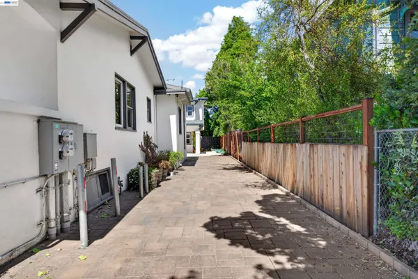 $1,275,000 | 914 61st Street, Oakland, CA 94608