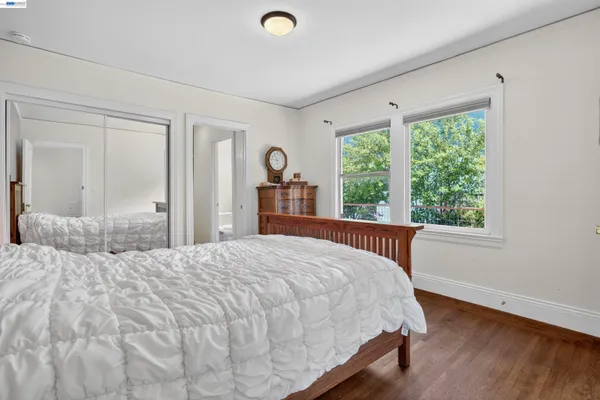 $1,275,000 | 914 61st Street, Oakland, CA 94608