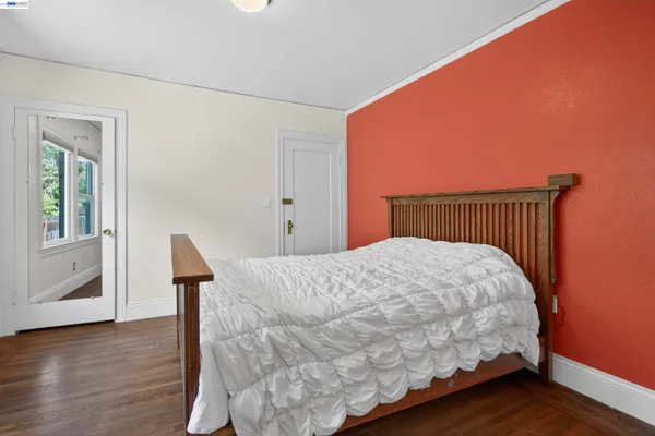 $1,275,000 | 914 61st Street, Oakland, CA 94608