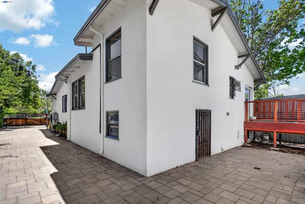 $1,275,000 | 914 61st Street, Oakland, CA 94608