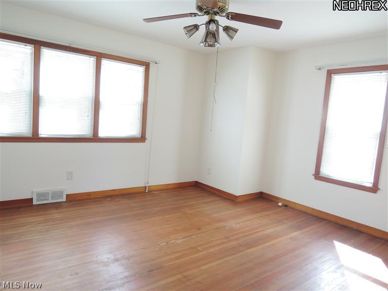 2120 SOM Center Road Cleveland, OH 44124 - Photo 7 of 25 Master bedroom with hardwood floors and 2 closets.