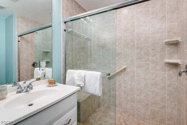 $389,000 | 805 East Gulf Drive, Unit 5D, Sanibel, FL 33957