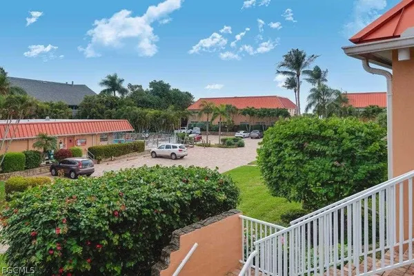 $389,000 | 805 East Gulf Drive, Unit 5D, Sanibel, FL 33957