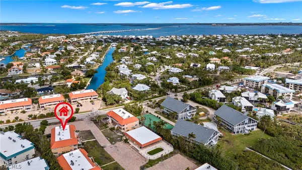 $389,000 | 805 East Gulf Drive, Unit 5D, Sanibel, FL 33957