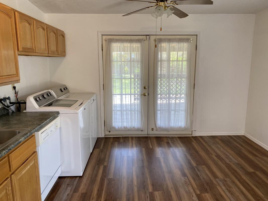 347 East Blue Jay Road Louisville, KY 40229 - Photo 17 of 23 347 E Blue Jay 32
