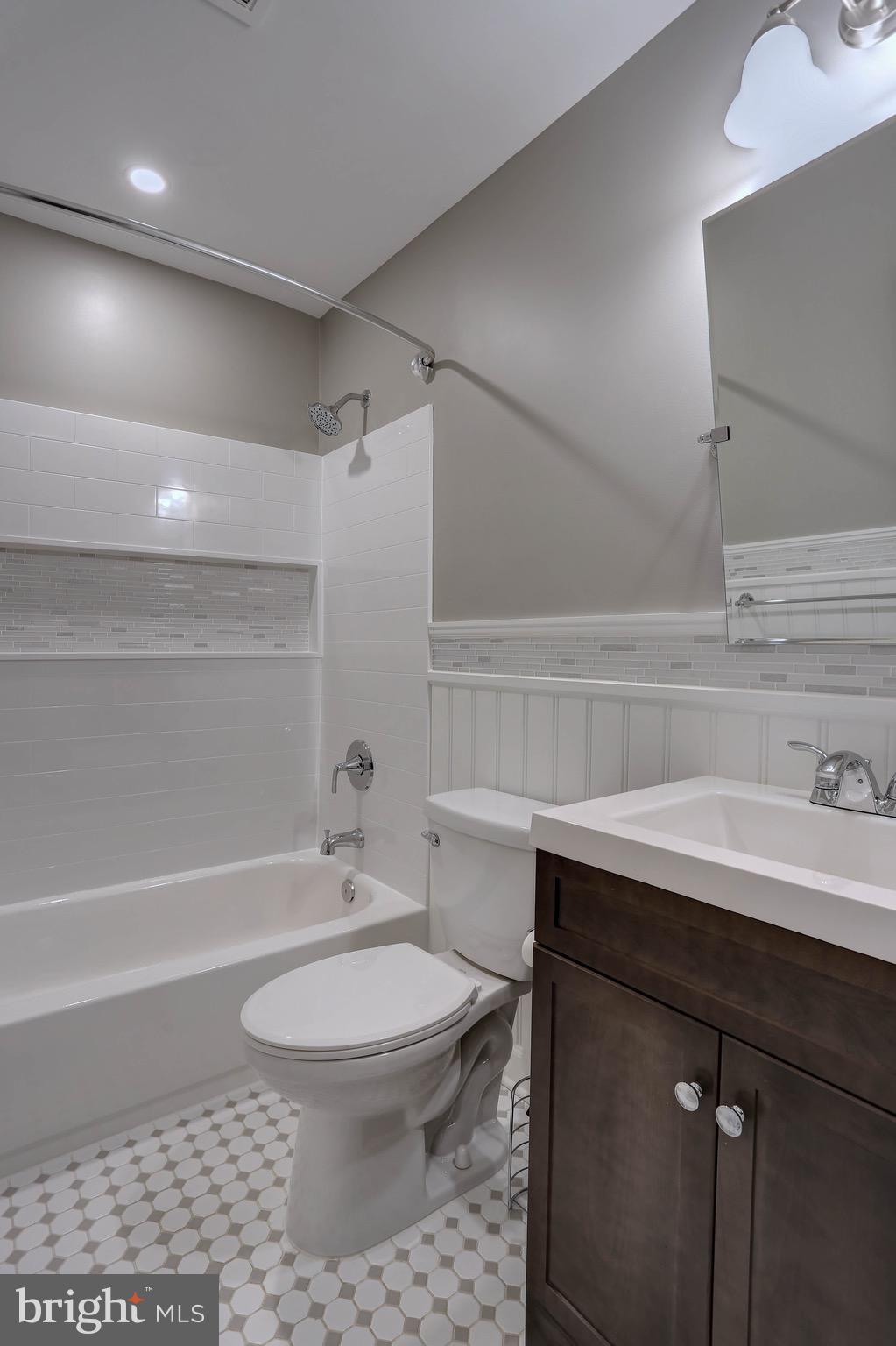 459 A Community Road Severna Park, MD 21146 - Photo 22 of 37 Hall bath