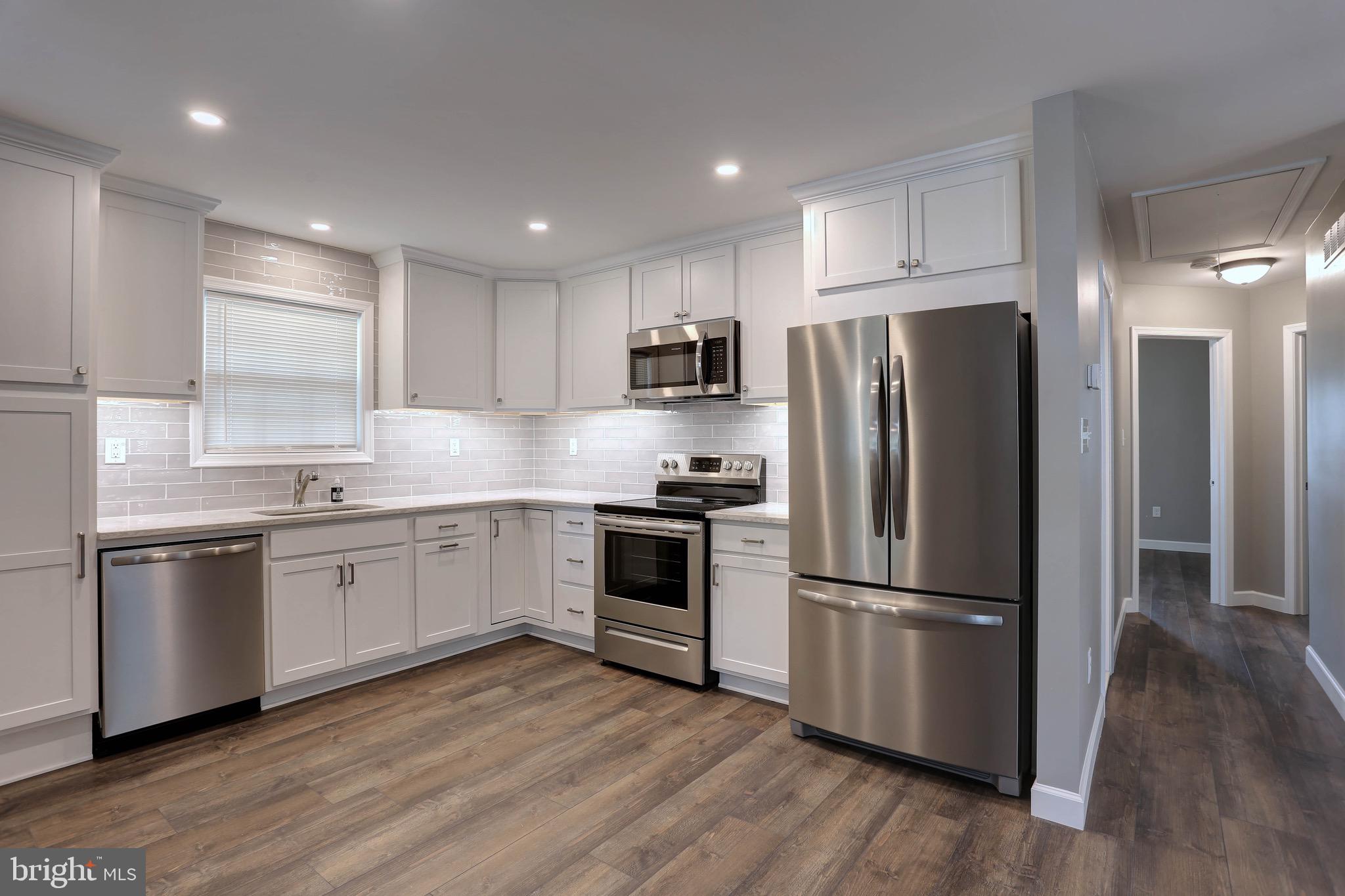 459 A Community Road Severna Park, MD 21146 - Photo 10 of 37 Beautifully renovated and well appointed kitchen