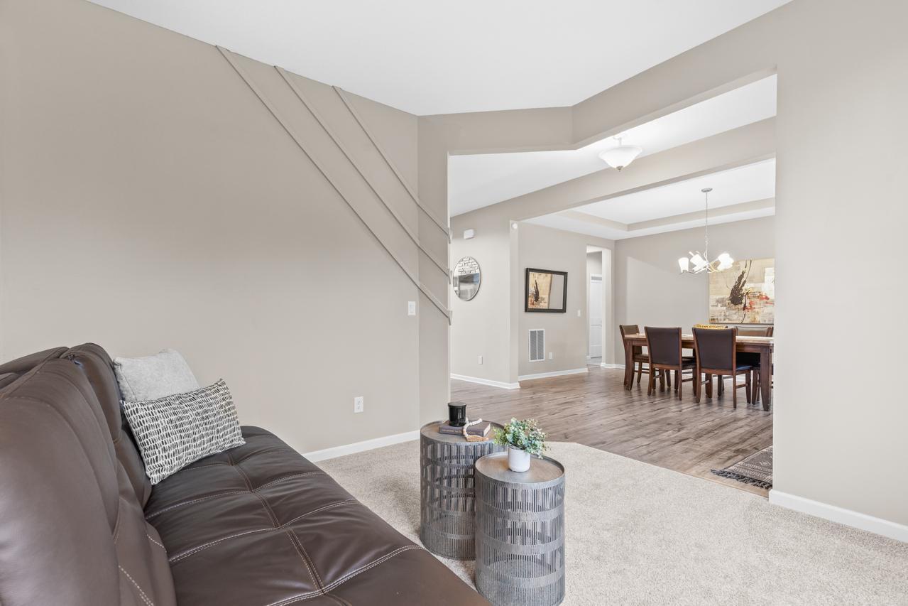 16894 Reeder Ridge Eden Prairie, MN 55347 - Photo 6 of 64