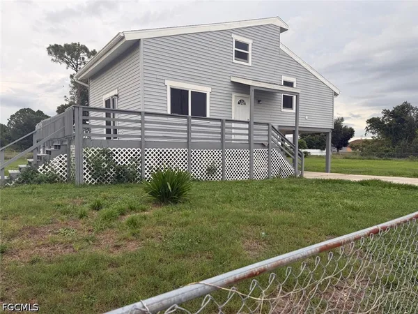 $1,700 | 3118 7th Street Southwest, Lehigh Acres, FL 33976