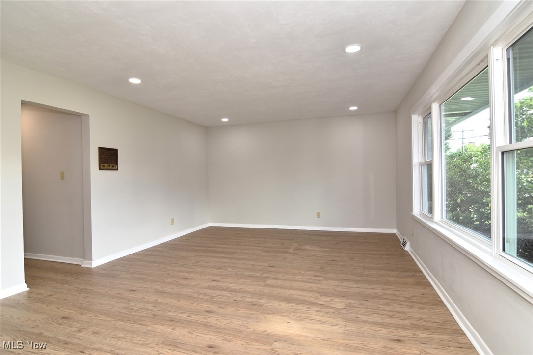 2000 Marshfield Road Cleveland, OH 44124 - Photo 7 of 30