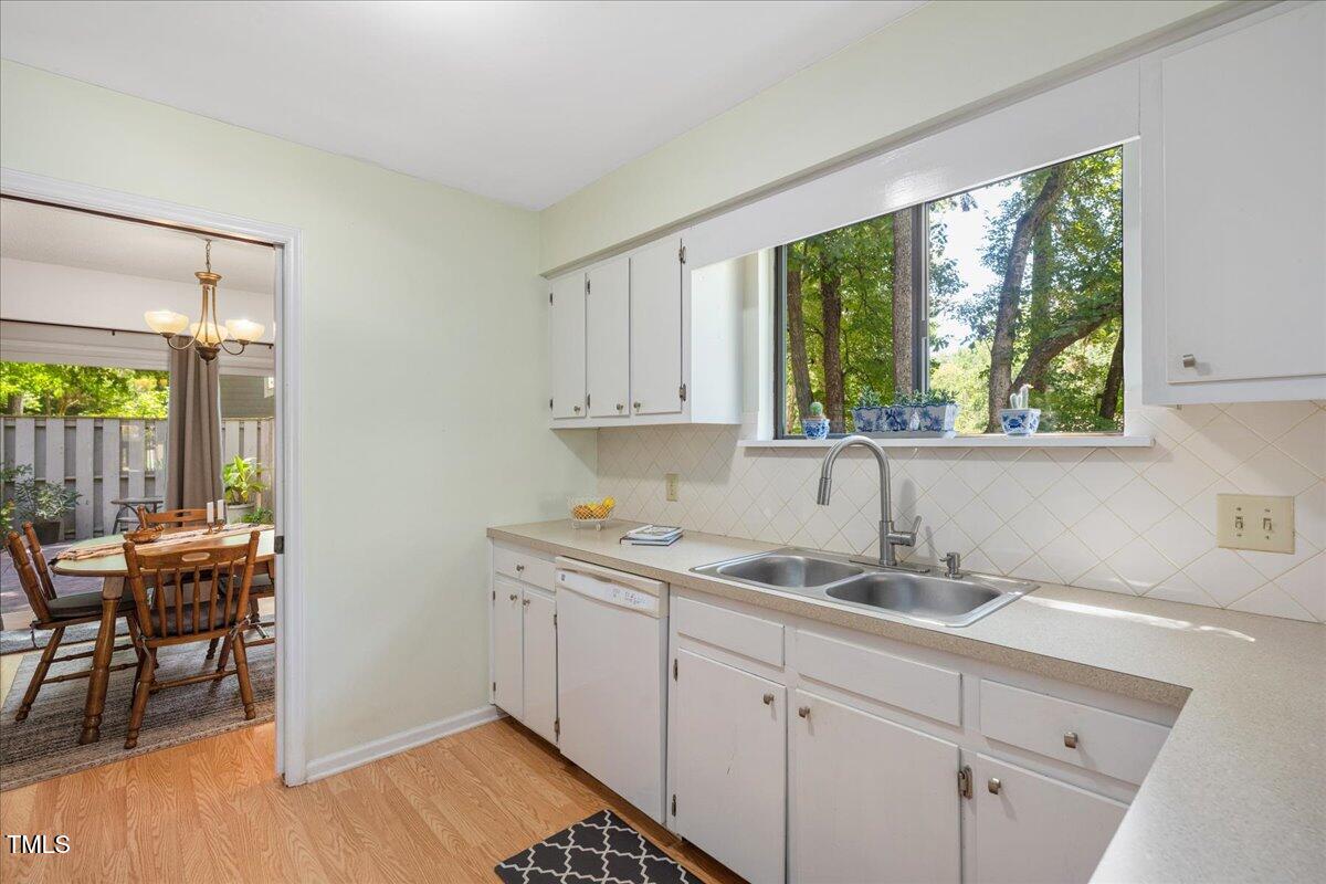 5838 Branchwood Road Raleigh, NC 27609 - Photo 11 of 32 15-38
