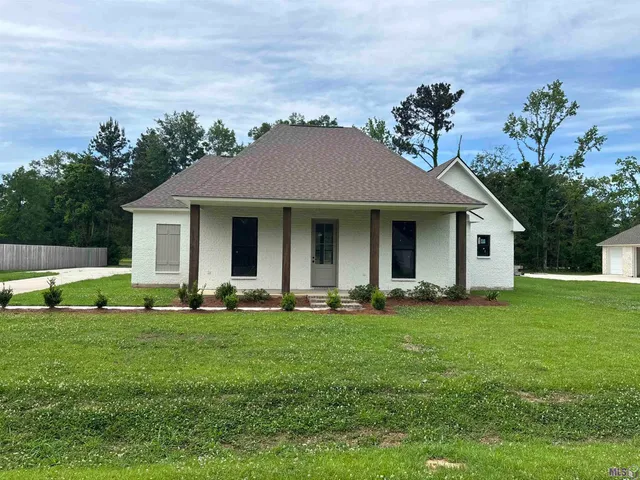 $449,500 | 7270 Riverbank Drive, Denham Springs, LA 70706