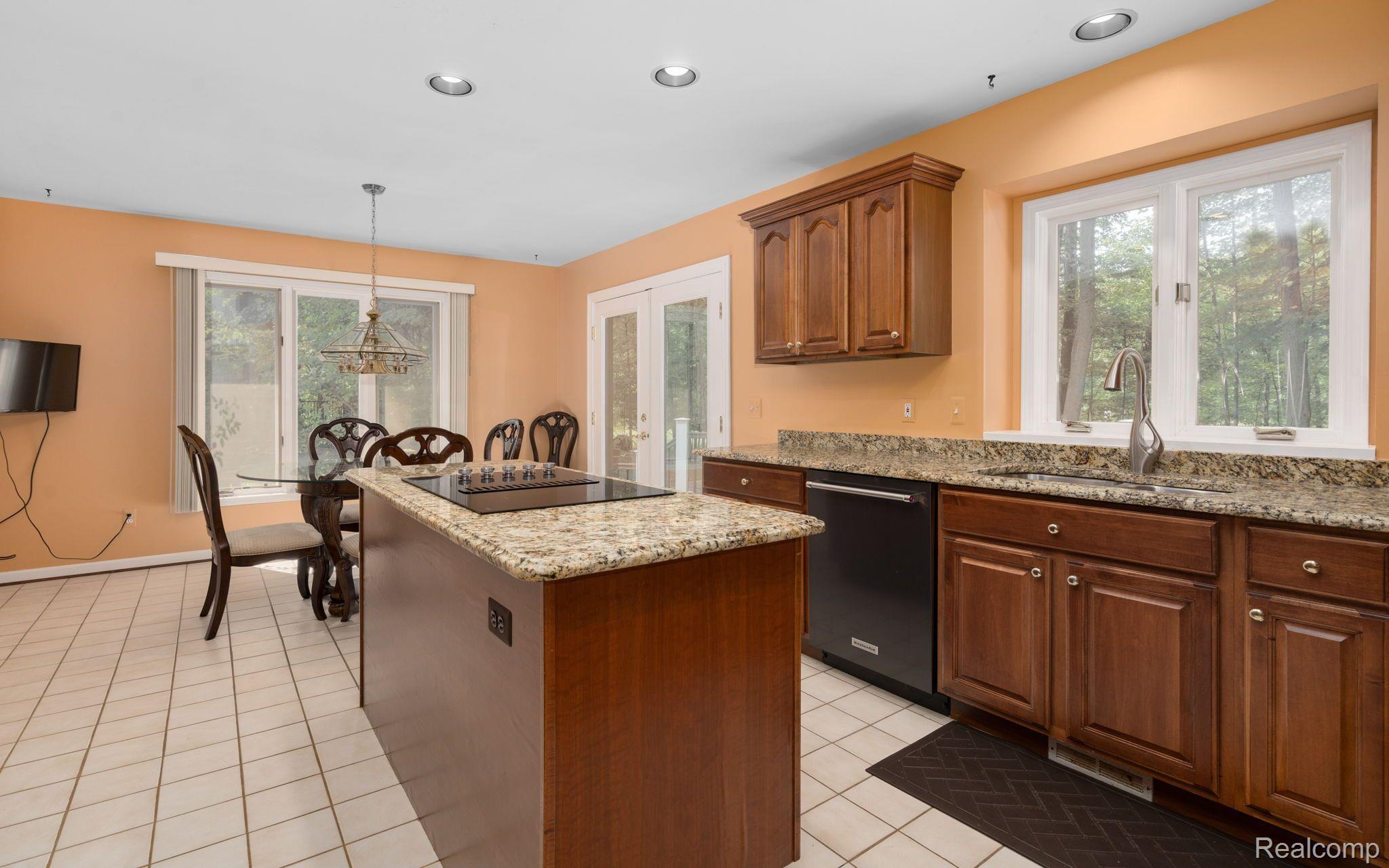 1934 Brookfield Road Rochester, MI 48306 - Photo 14 of 50 Gallery Image 14