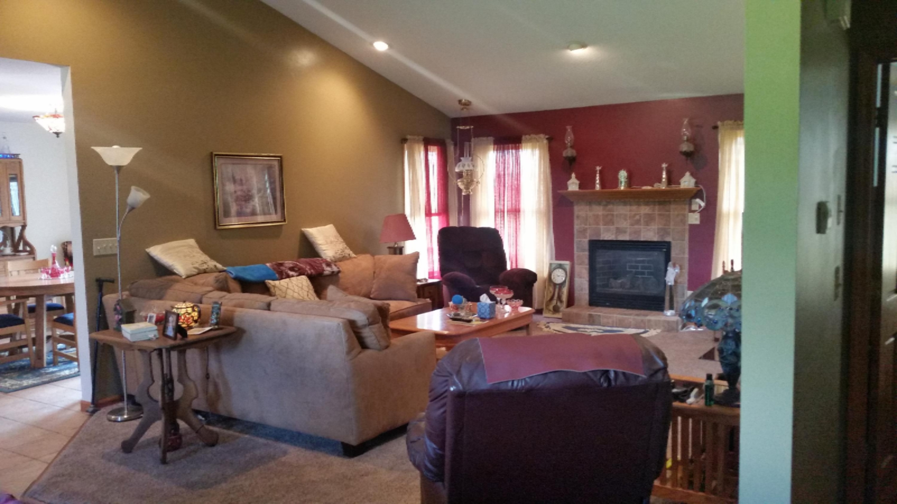4047 South Pittsford Road Pittsford, MI 49271 - Photo 8 of 16 living area
