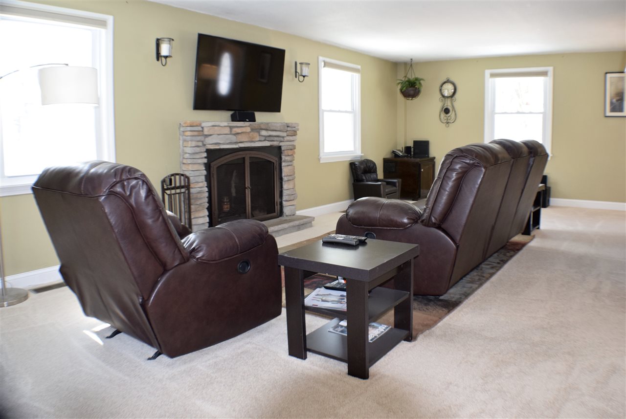141 Robinson Road Hudson, NH 03051 - Photo 19 of 40 Gallery Image 19