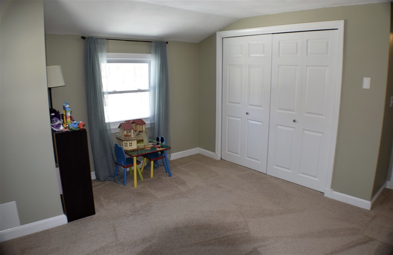 141 Robinson Road Hudson, NH 03051 - Photo 32 of 40 Gallery Image 32