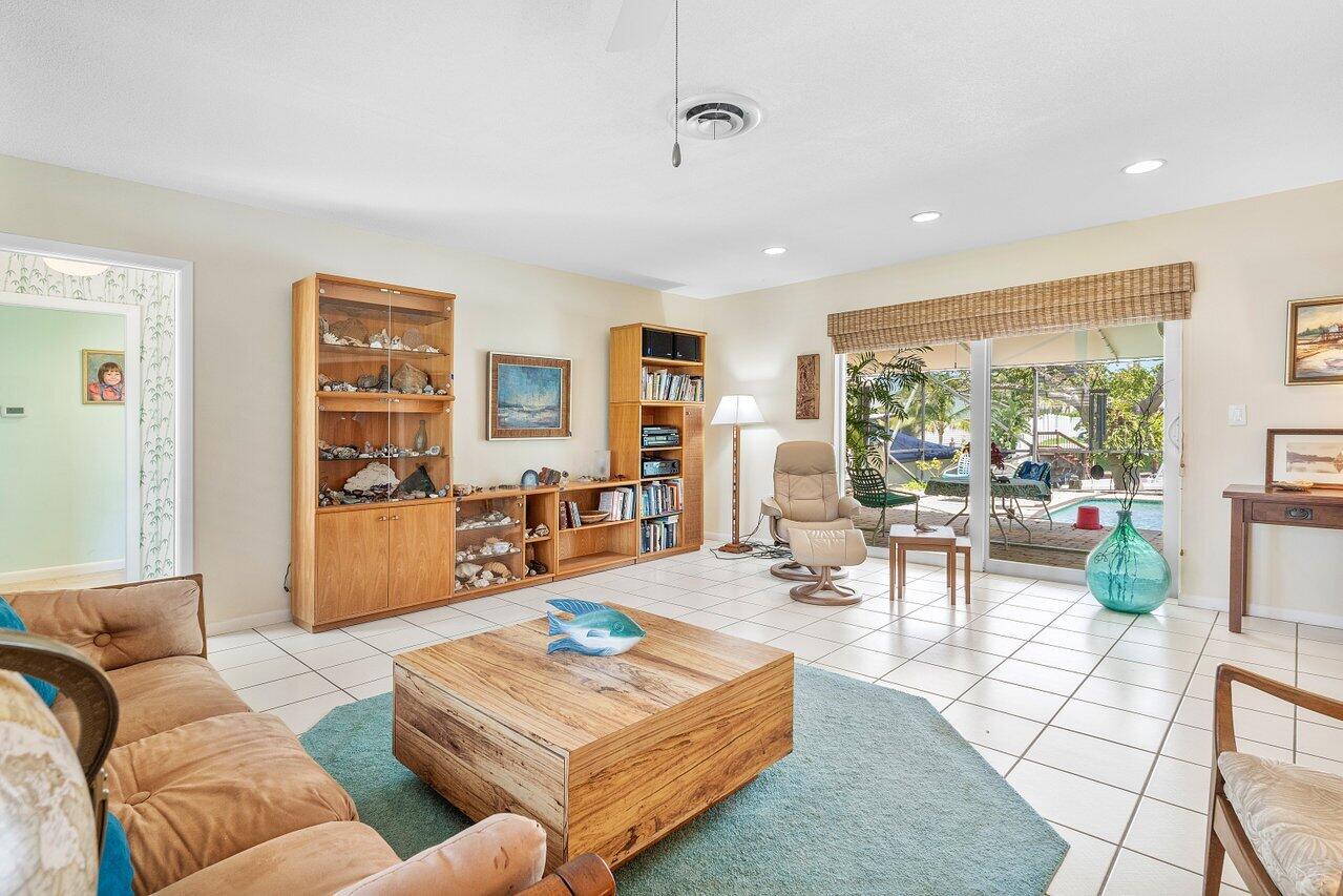 1440 Southwest 5th Avenue Boca Raton, FL 33432 - Photo 8 of 46 008-1440Southwest5thAvenue-BocaRaton-FL-