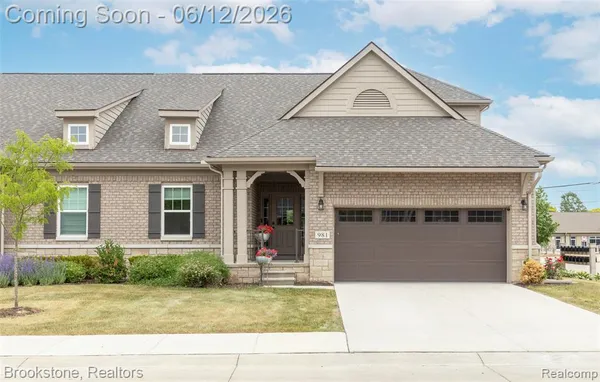 $600,000 | 981 Cottage Lane, Troy, MI 48085