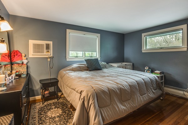 17 Robinson Road Beverly, MA 01915 - Photo 9 of 23 Gallery Image 9
