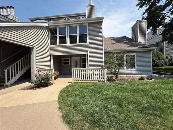 $200,000 | 8751 West 106th Terrace, Overland Park, KS 66212