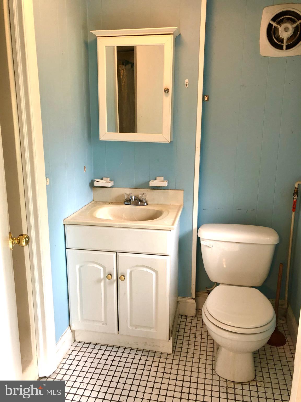 120 Riverside Road Edgewater, MD 21037 - Photo 12 of 29 First Floor Bathroom