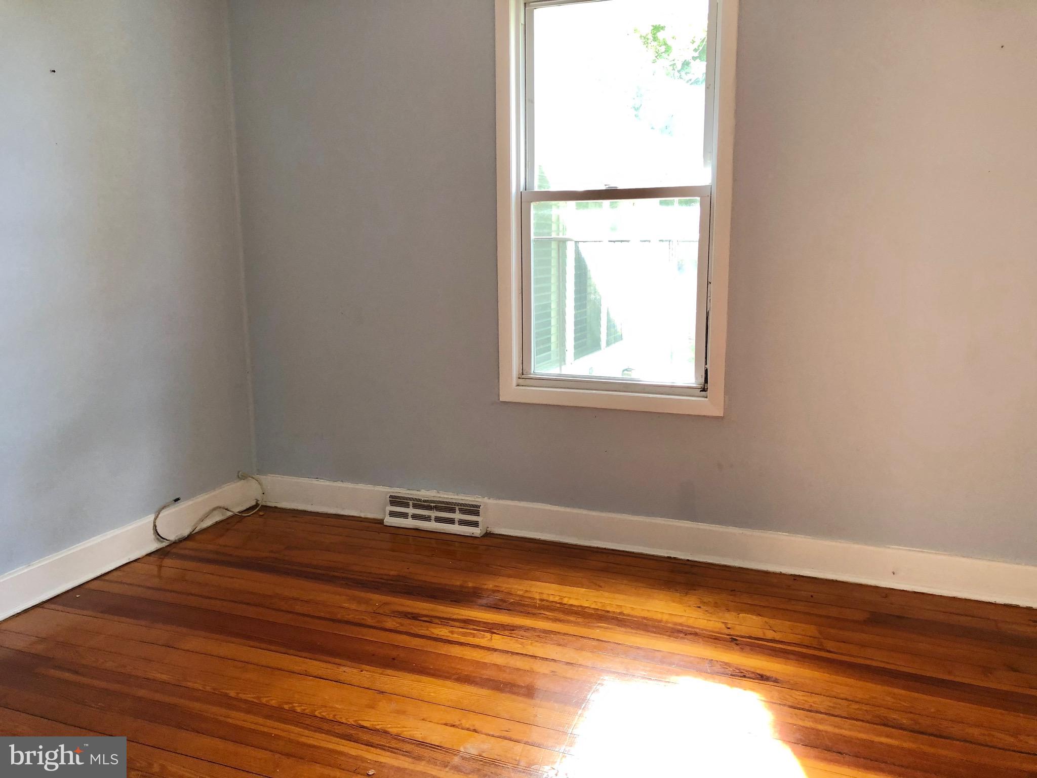 120 Riverside Road Edgewater, MD 21037 - Photo 14 of 29 First Floor Bedroom 2