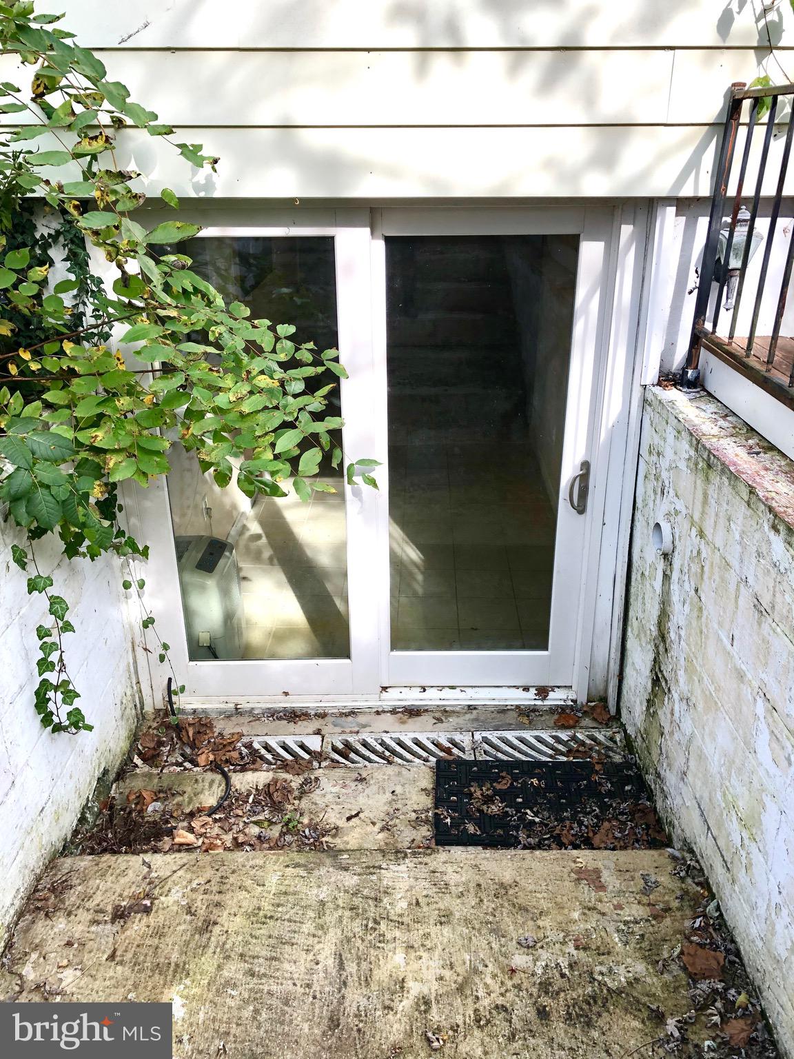 120 Riverside Road Edgewater, MD 21037 - Photo 23 of 29 Access to basement apartment-pics to come