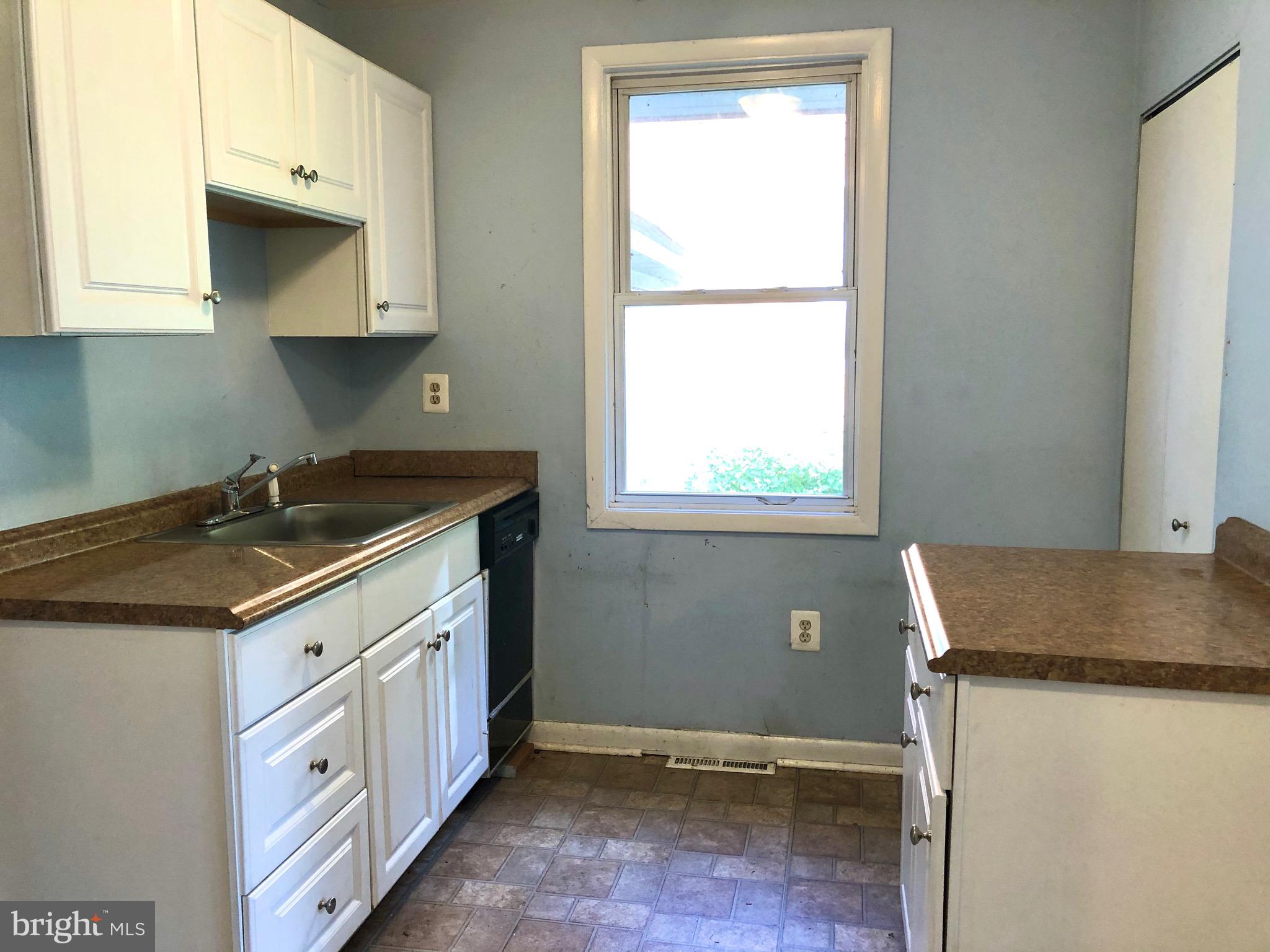 120 Riverside Road Edgewater, MD 21037 - Photo 5 of 29 Kitchen