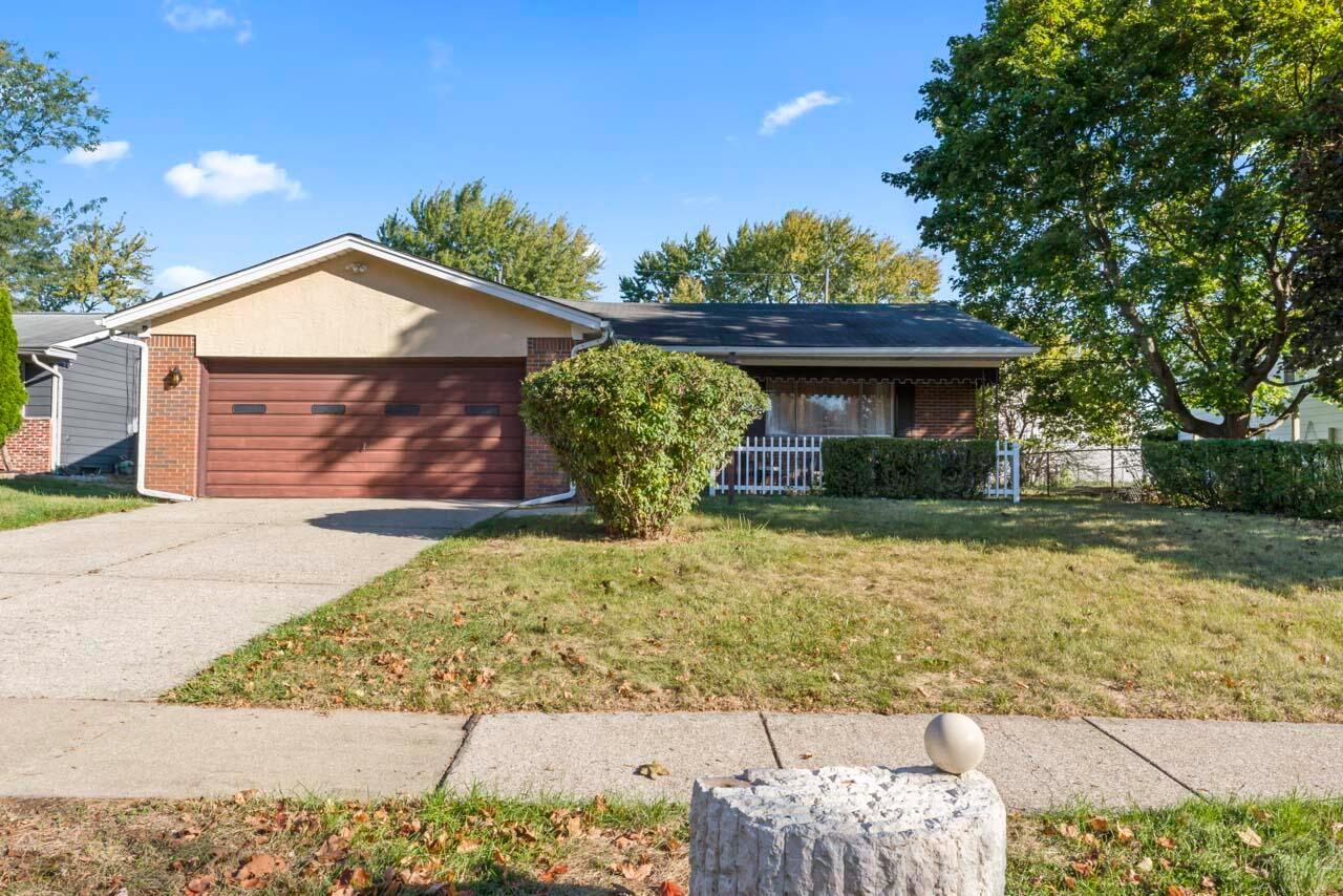 2244 Balmoral Road Columbus, OH 43229 - Photo 1 of 31 DSC03993