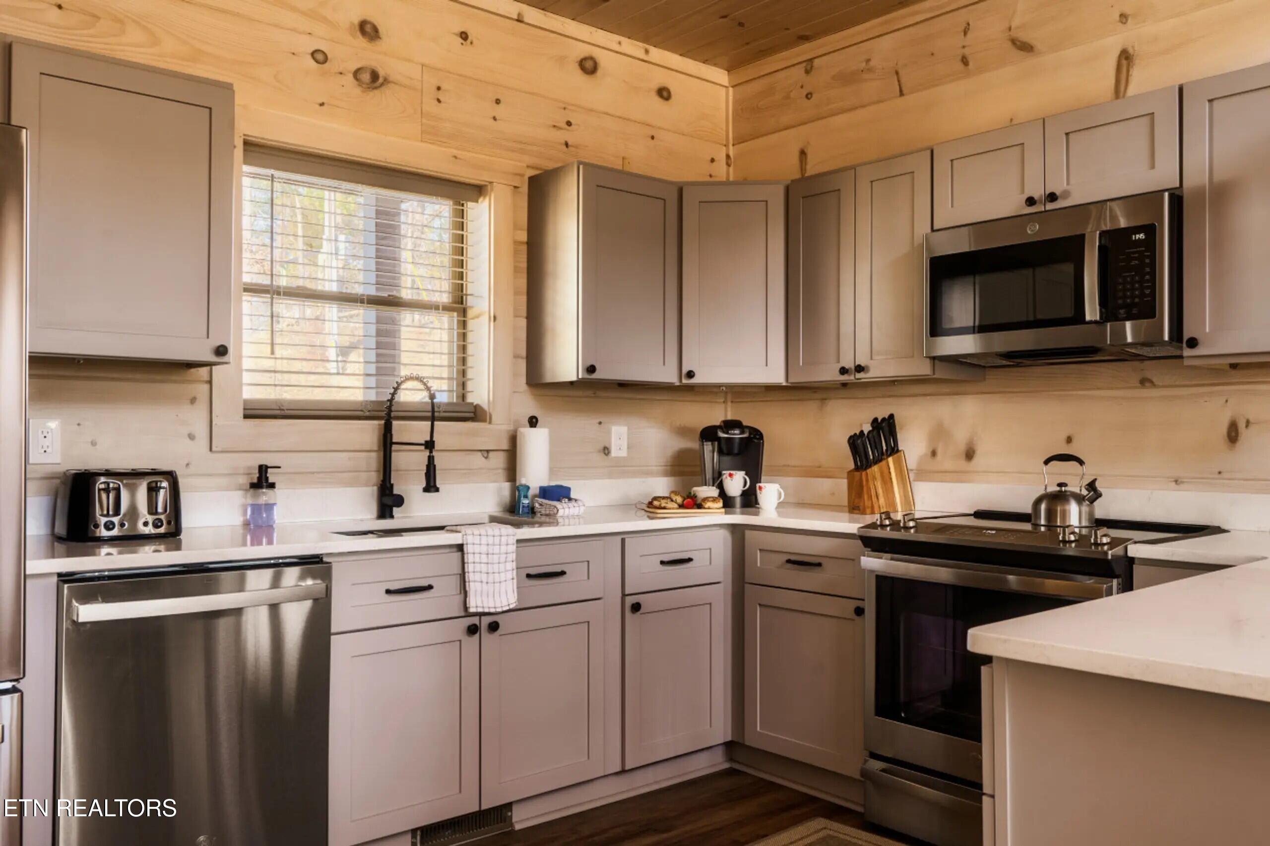 2852 Sequoia Road Pigeon Forge, TN 37863 - Photo 19 of 60 28A