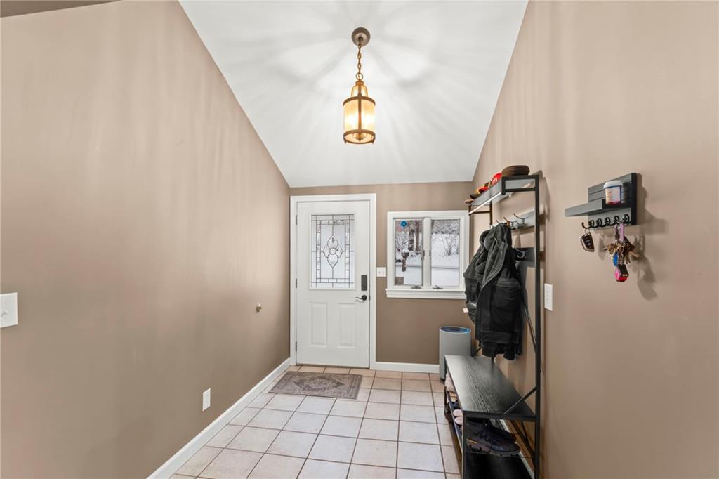 226 Brookwood Road Venetia, PA 15367 - Photo 14 of 39 Mud Room Entry 226 Brookwood Road