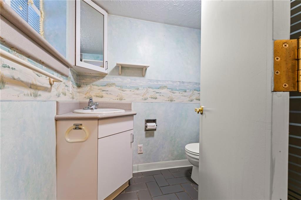 226 Brookwood Road Venetia, PA 15367 - Photo 26 of 39 Lower Level Full Bathroom 226 Brookwood Road