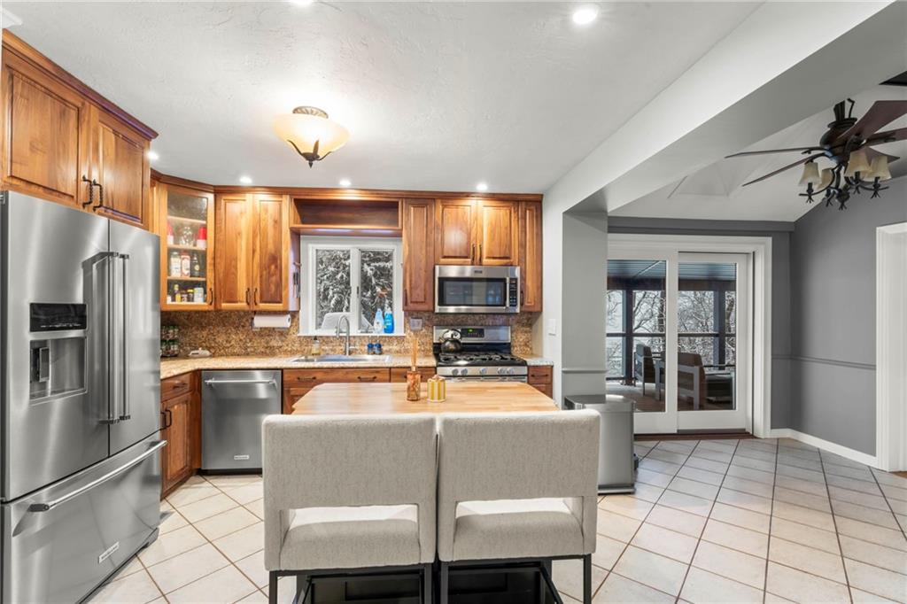 226 Brookwood Road Venetia, PA 15367 - Photo 8 of 39 Kitchen 226 Brookwood Road