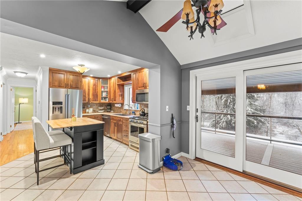 226 Brookwood Road Venetia, PA 15367 - Photo 10 of 39 Kitchen 226 Brookwood Road