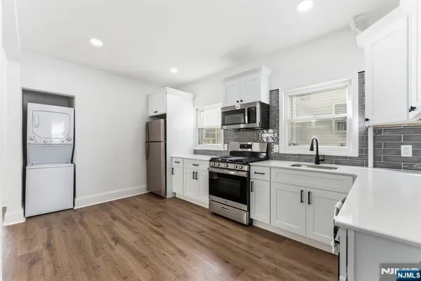 $2,200 | 44 Piaget Avenue, Unit 1, Clifton, NJ 07011