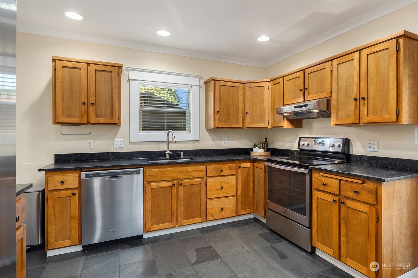 7316 Blake Place Southwest Seattle, WA 98136 - Photo 18 of 40 Gallery Image 18