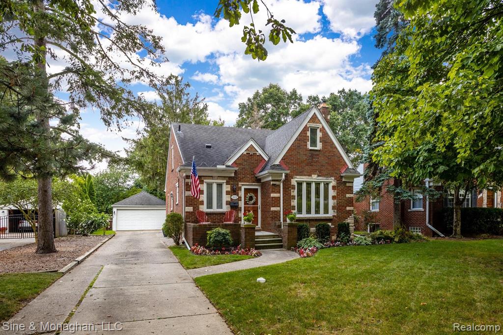 1015 Hawthorne Road Grosse Pointe Woods, MI 48236 - Photo 36 of 40