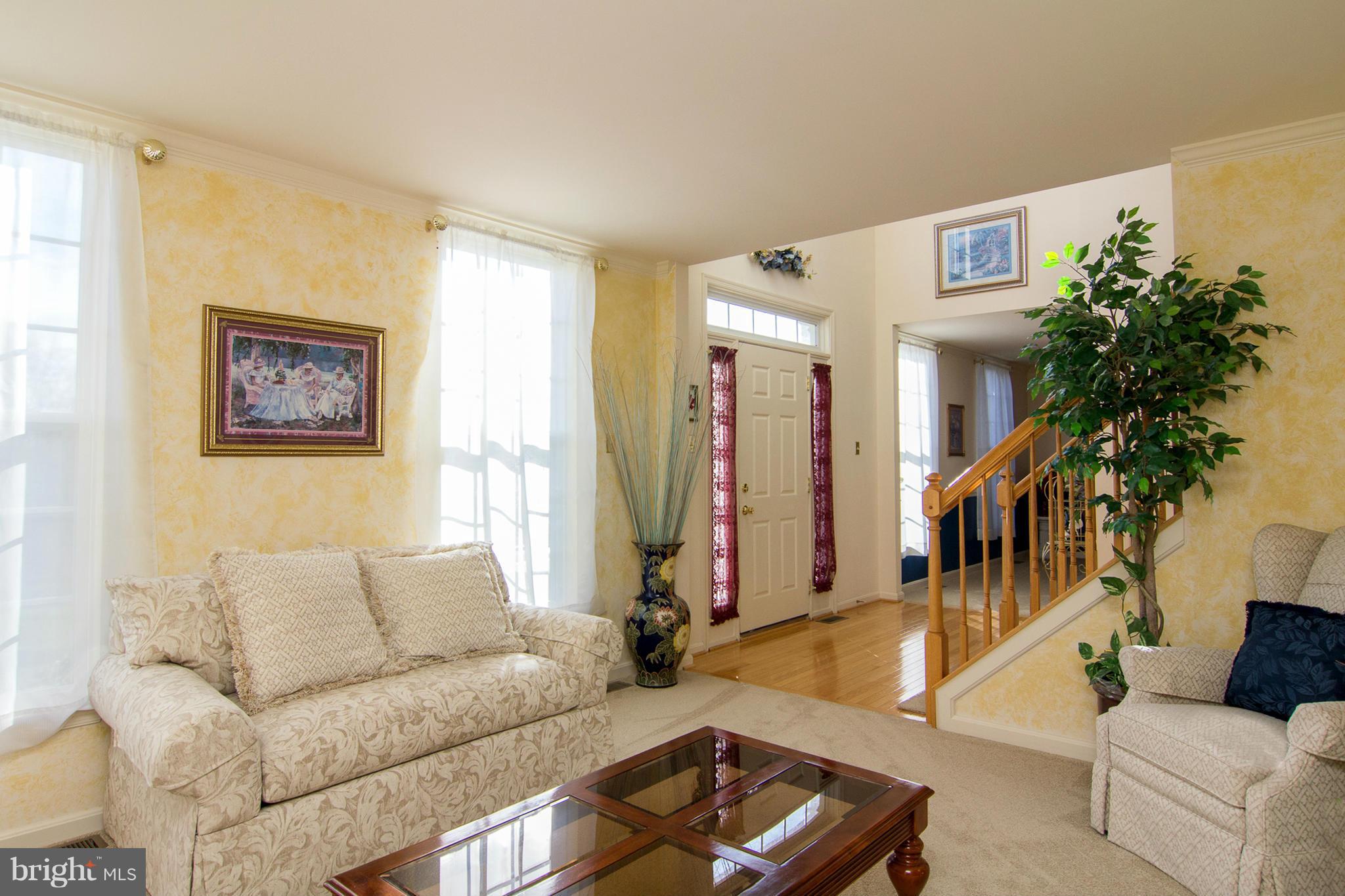 6312 Patuxent Quarter Road Hanover, MD 21076 - Photo 4 of 29 Living Room - Crown Molding