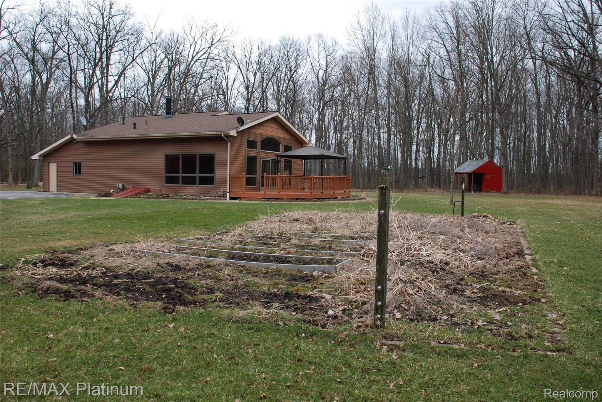 4922 Cedar Lake Road Howell, MI 48843 - Photo 7 of 93 8.JPG